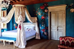 Italian Villa interiors designed by Fiona Campbell design, Chelsea, London