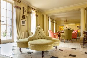 Private members club interior by Fiona Campbell Design, Chelsea, London