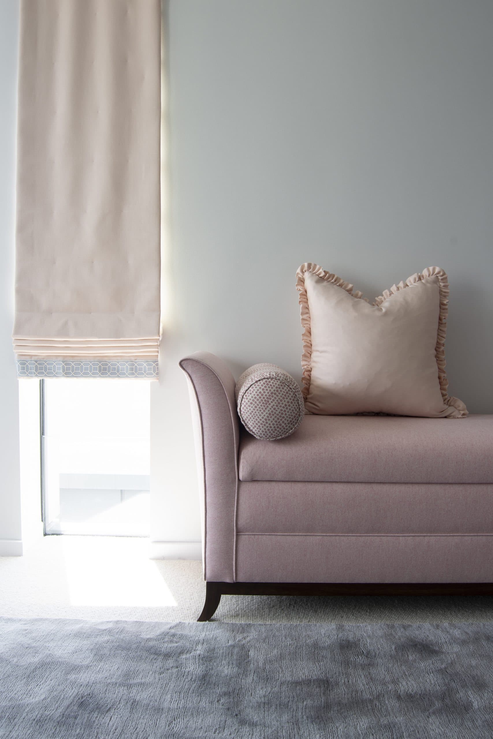 Sitting room in a contemporary home designed by Fiona Campbell Interior Design, Chelsea