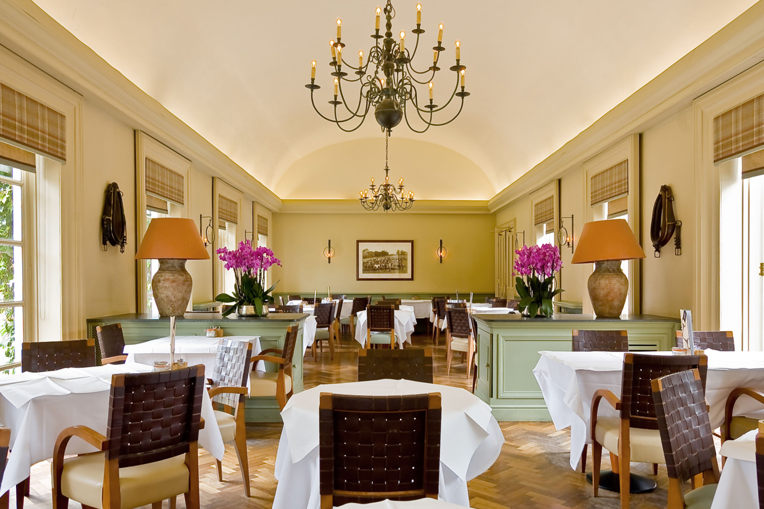 Private members club interior by Fiona Campbell Design, Chelsea, London
