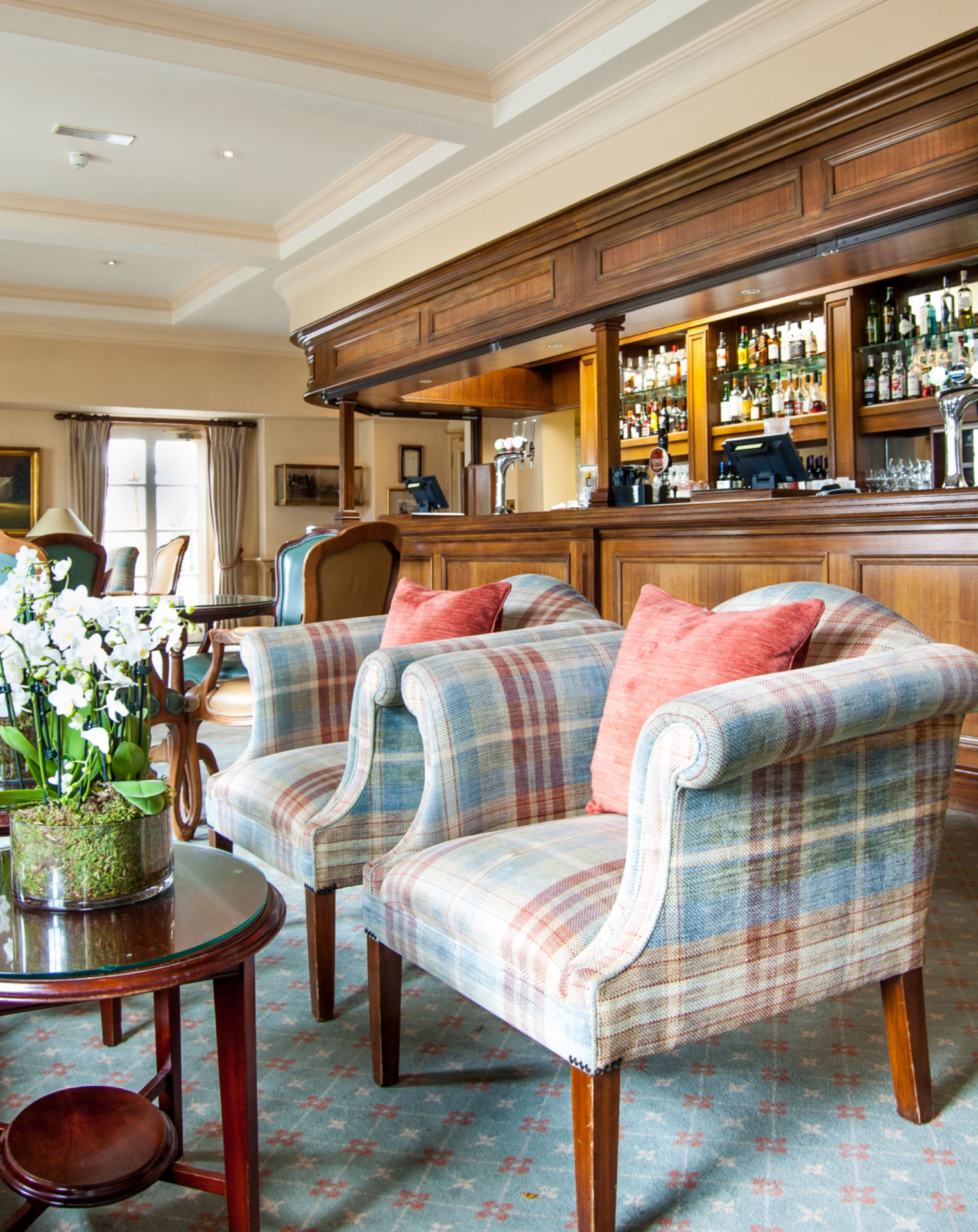Private members club interior by Fiona Campbell Design, Chelsea, London