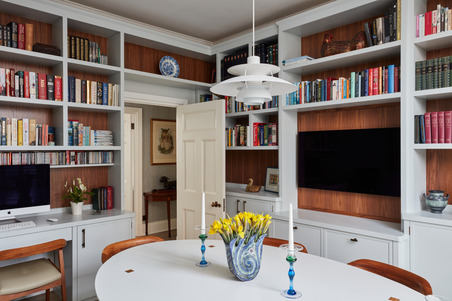 A luxury modern meets classic interior design by Fiona Campbell London