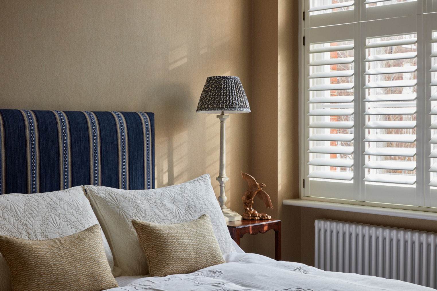 A luxury modern meets classic interior design by Fiona Campbell London
